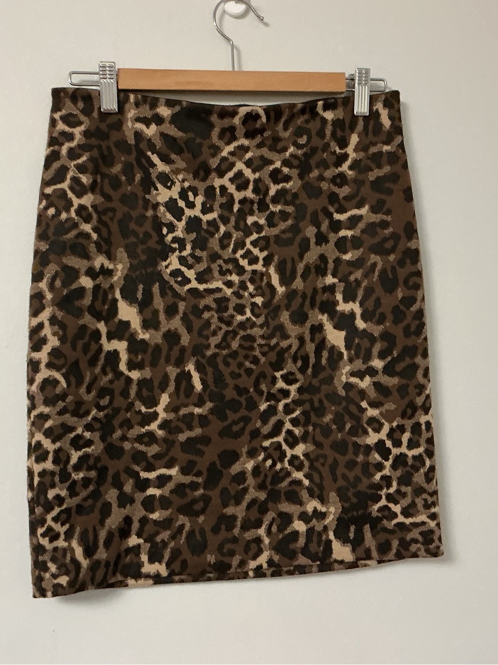 Vintage Size Medium Leopard Print Mini Skirt Stretchy Pull on Fit. Made in Cana